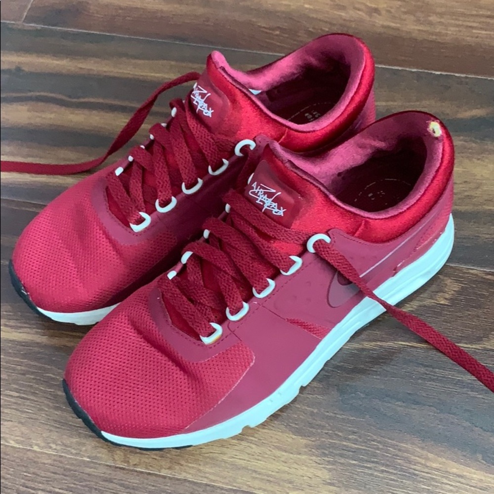 NIKE 7